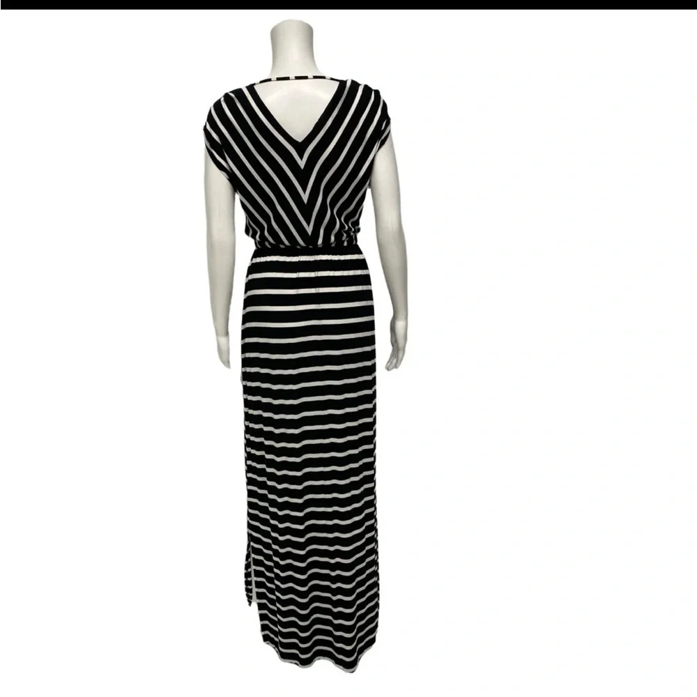 Mossimo Classic Black & White Striped Maxi Dress V-Neck Stretchy Full Length - Picture 2 of 5